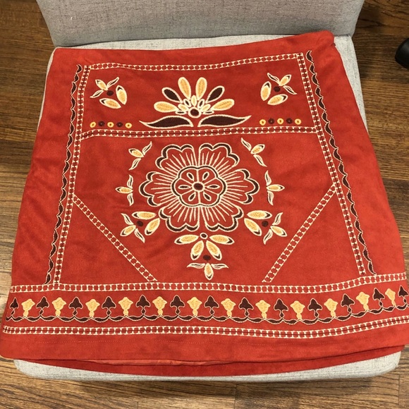 Francesca's Collections Dresses & Skirts - Stunning embroidered skirt with suede feel